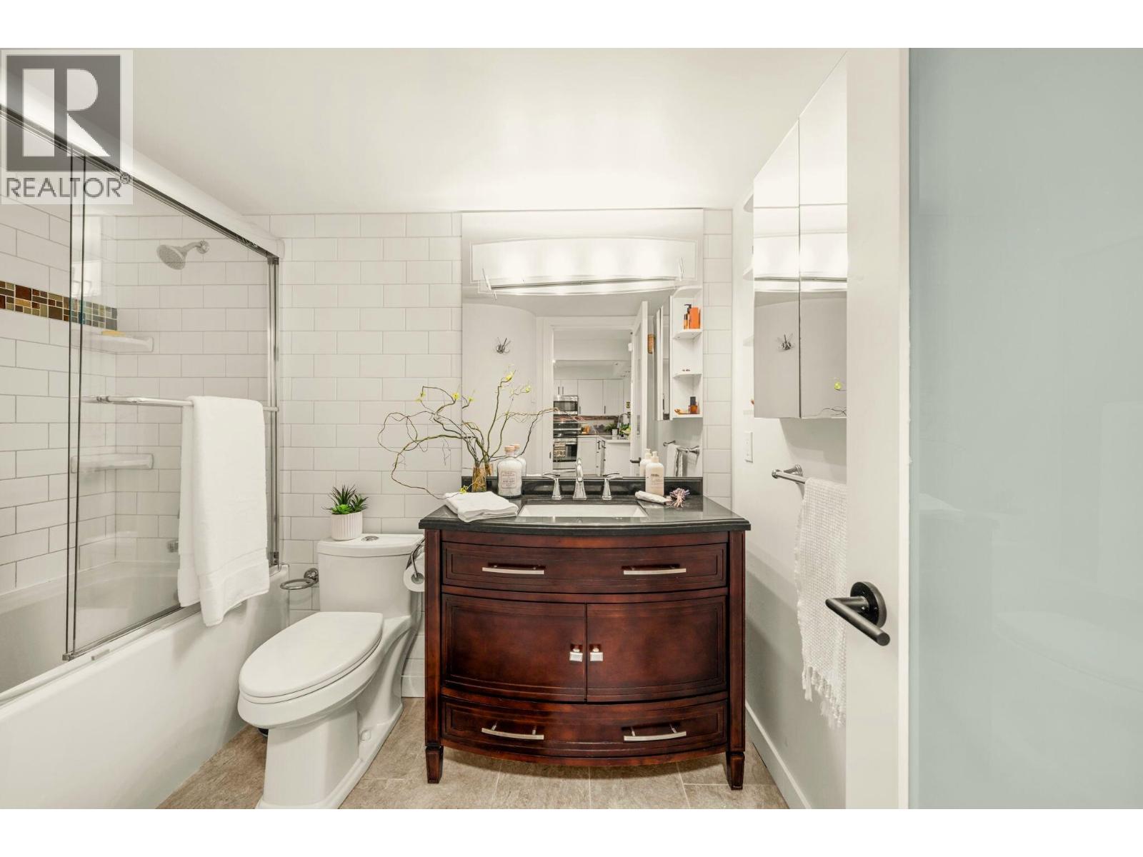 302 1438 W 7TH AVENUE, Vancouver