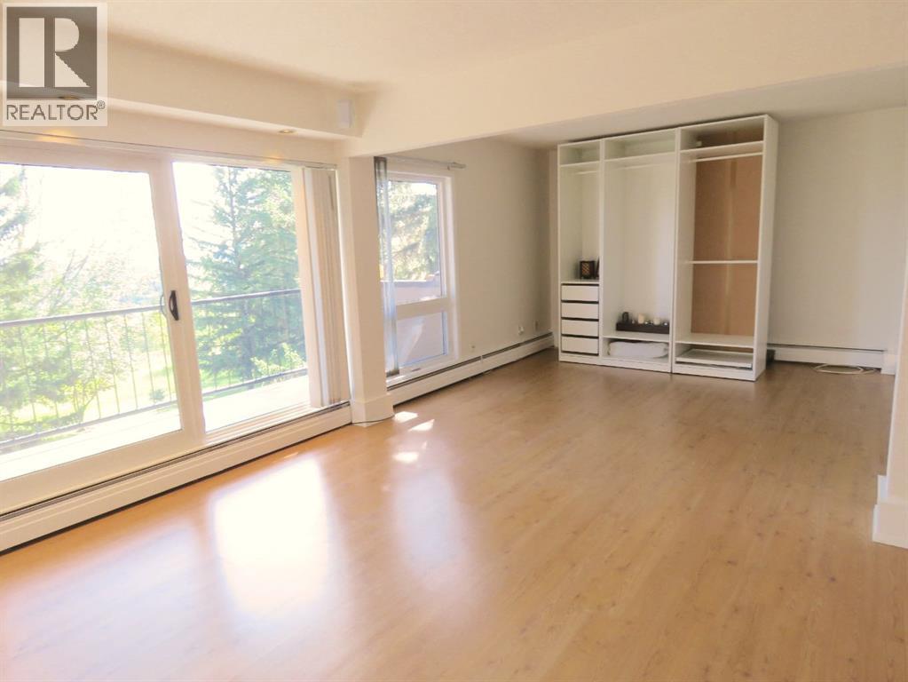 Single Family House for Sale in   Cedar Crescent SW Spruce Cliff Calgary 