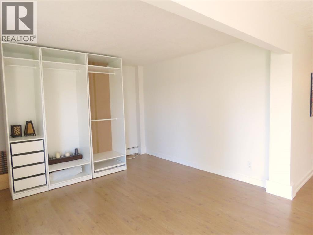 Single Family House for Sale in   Cedar Crescent SW Spruce Cliff Calgary 