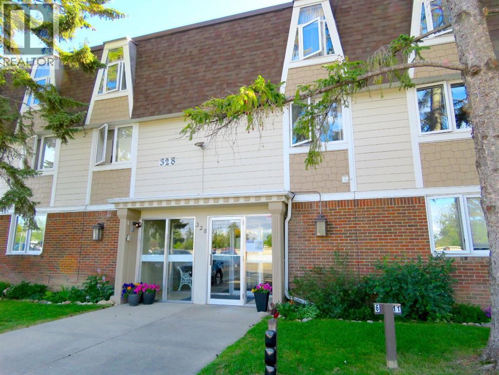 Single Family House for Sale in   Cedar Crescent SW Spruce Cliff Calgary 