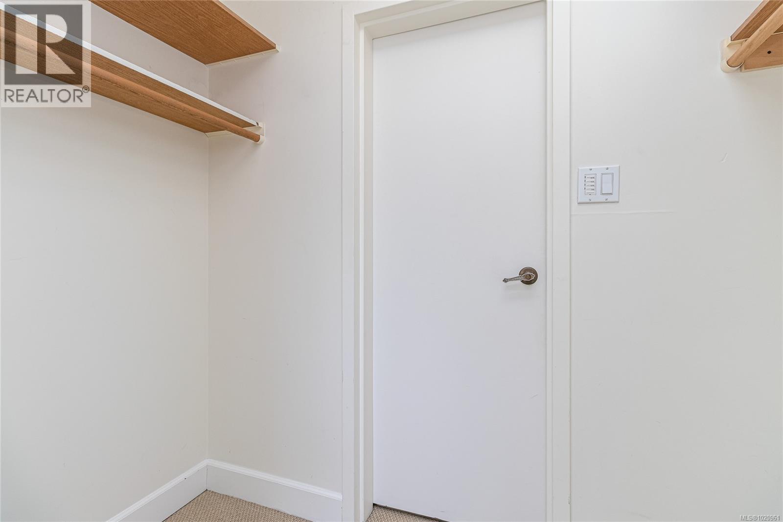 501 1745 Leighton Road, Victoria