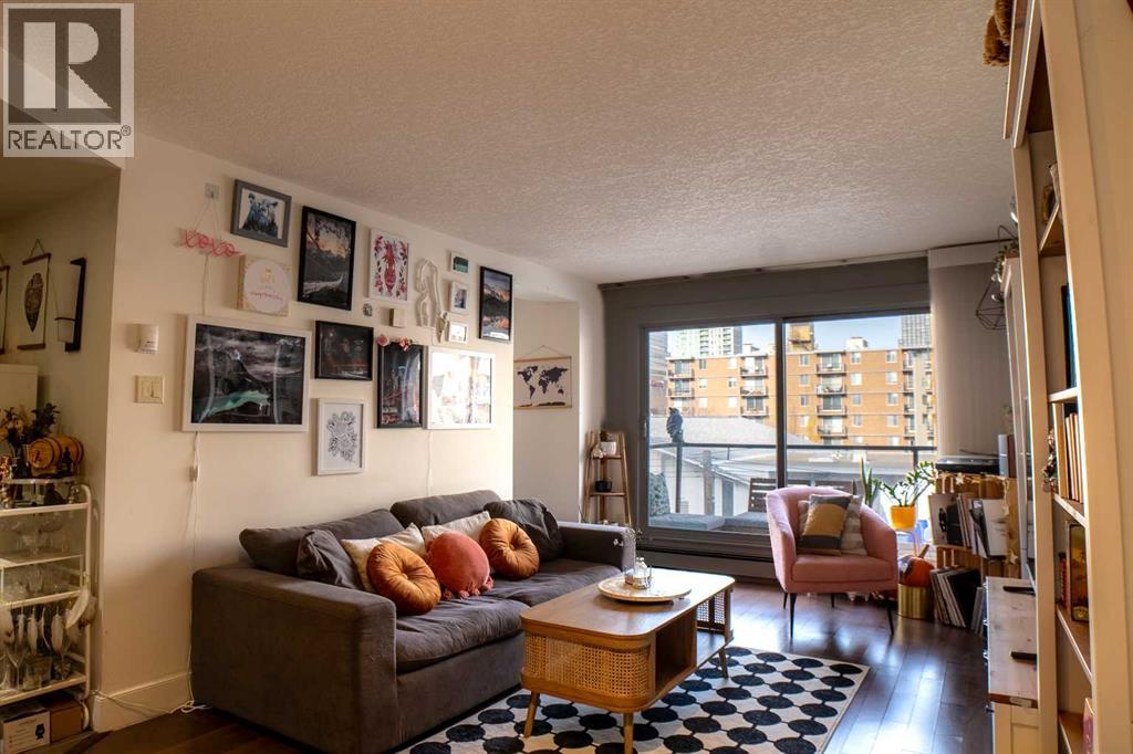 Single Family House for Sale in    Avenue SW Beltline Calgary 