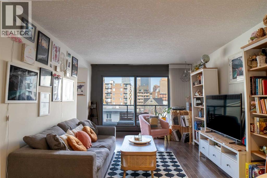 Single Family House for Sale in    Avenue SW Beltline Calgary 