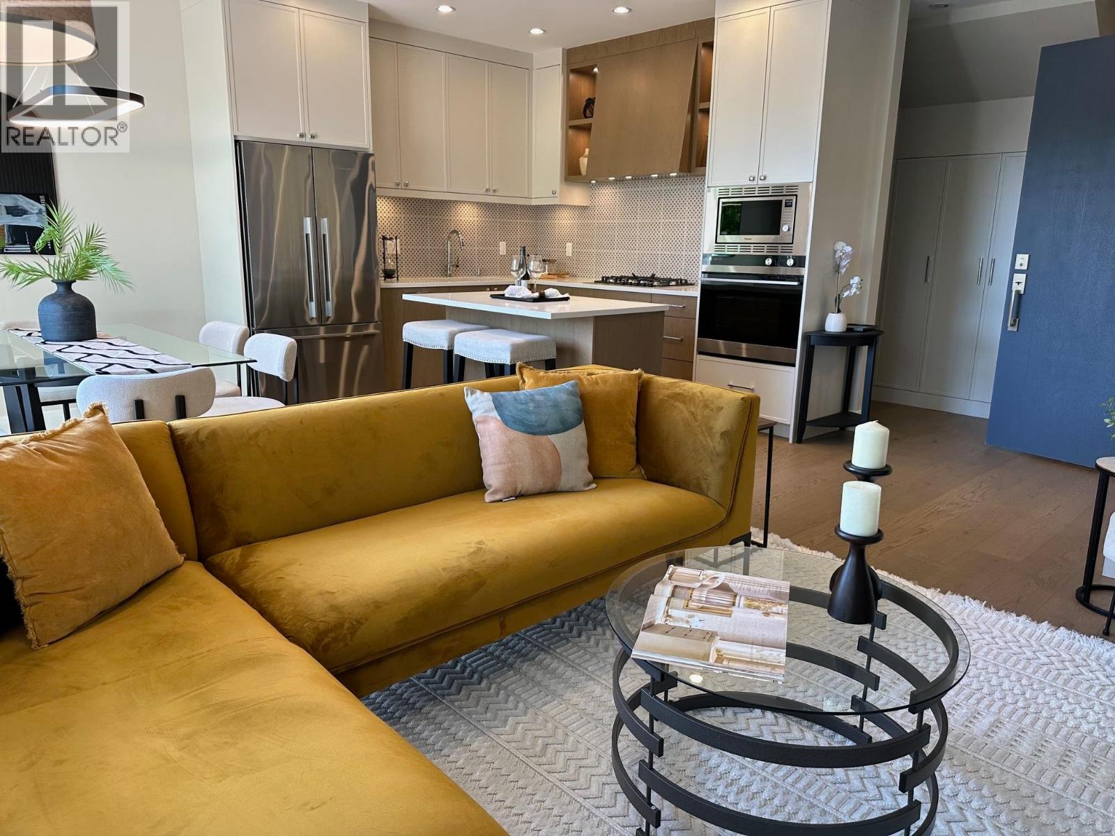 344 E 17TH STREET, North Vancouver