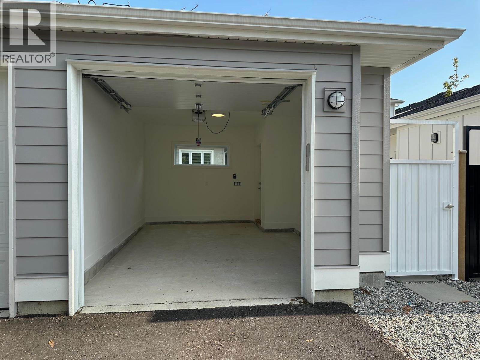 344 E 17TH STREET, North Vancouver