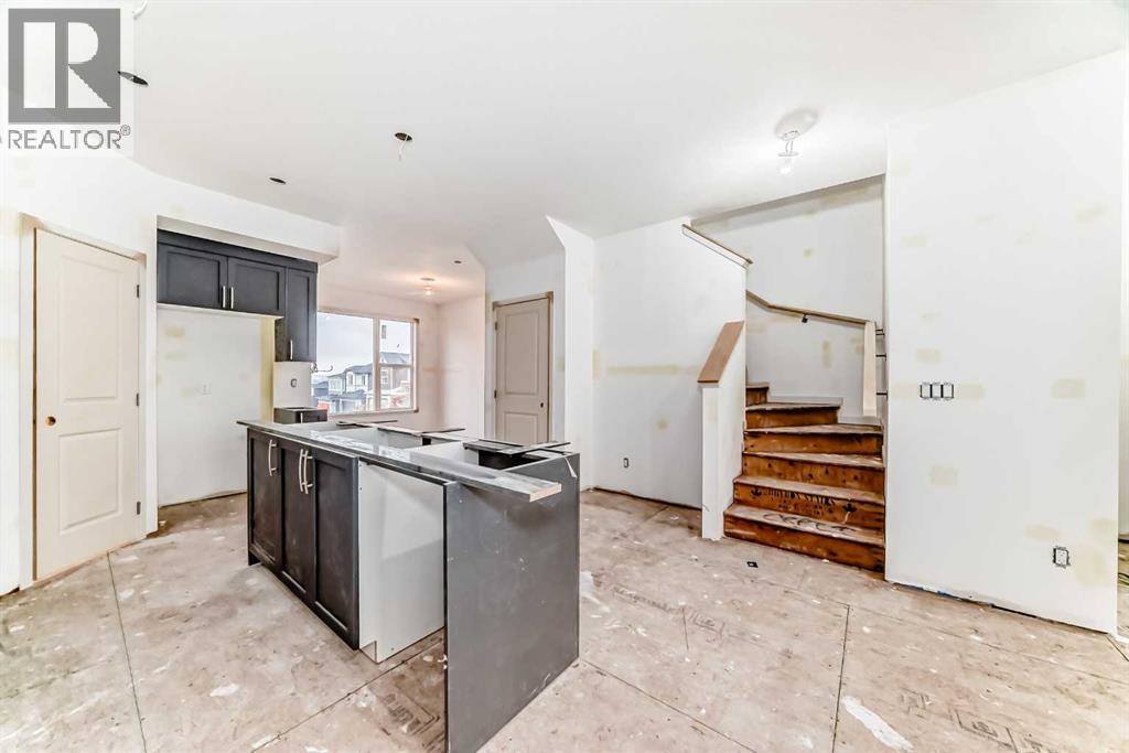 Single Family House for Sale in  Marmot Green NW Glacier Ridge Calgary 