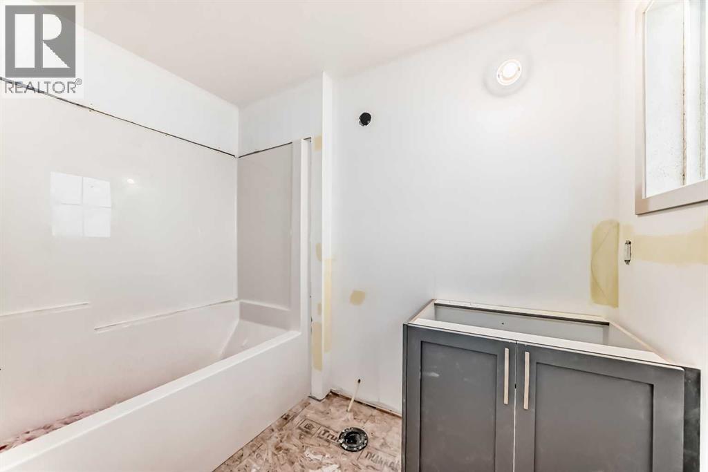 Single Family House for Sale in  Marmot Green NW Glacier Ridge Calgary 