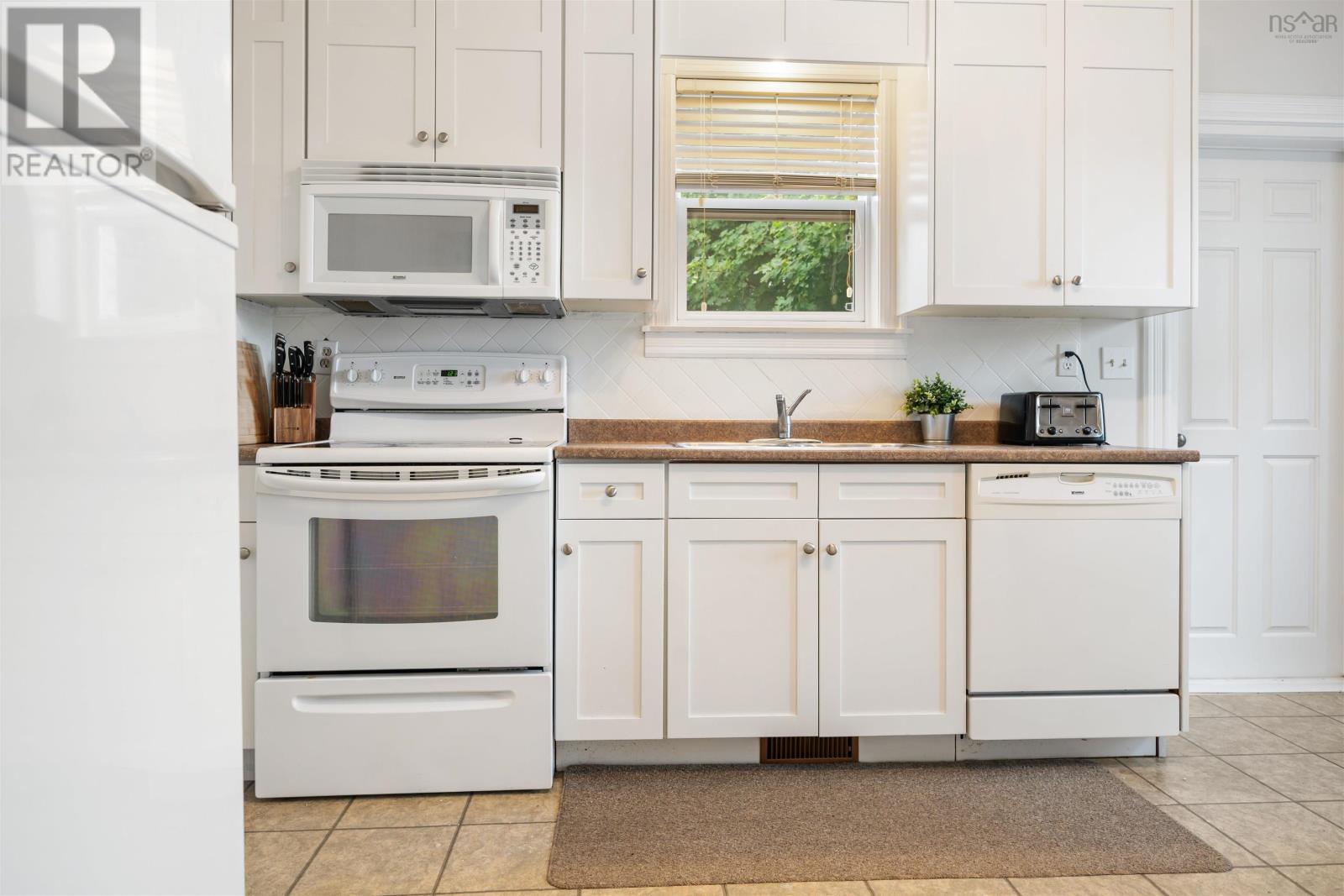 Property 19 of 45 of 166 Reservoir Street