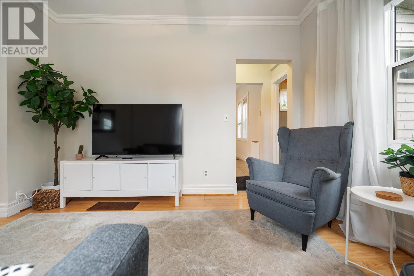 Property 31 of 45 of 166 Reservoir Street