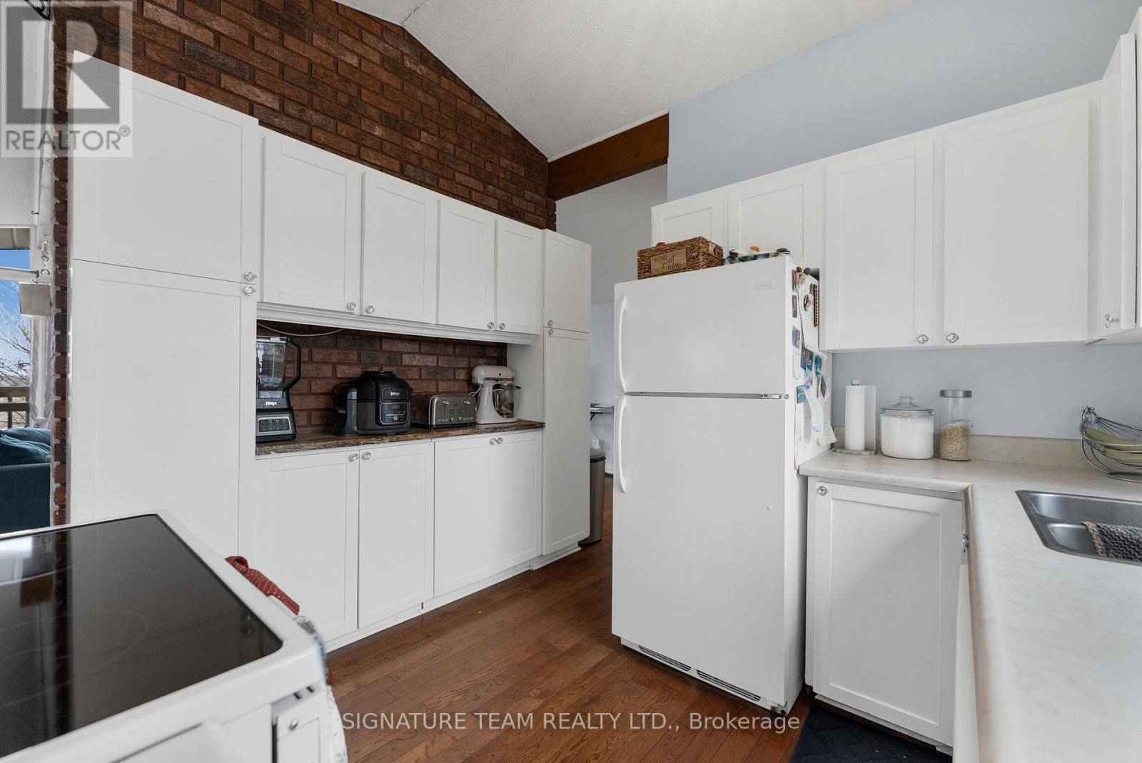 32 HYDRO BAY ROAD - 13