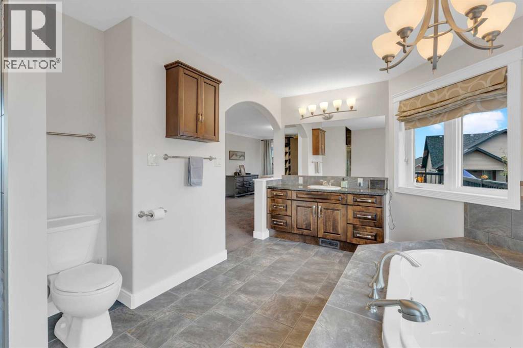 65 Emily Crescent, Lacombe