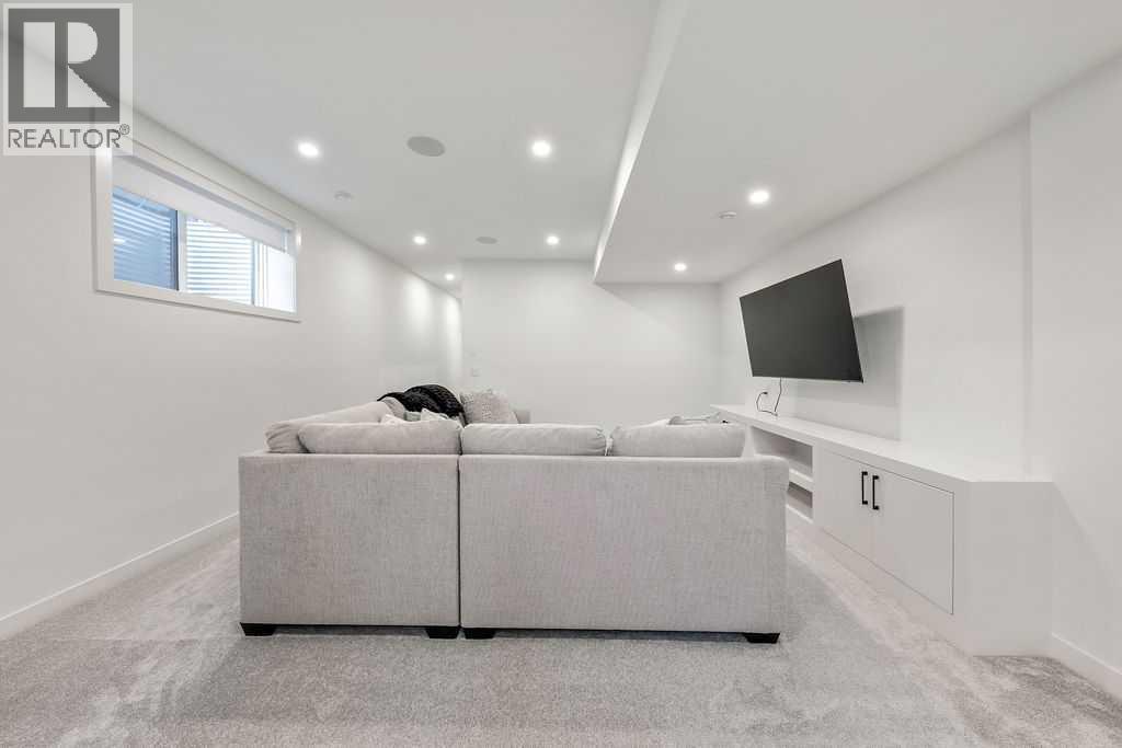 Single Family House for Sale in   Avenue SW Altadore Calgary 