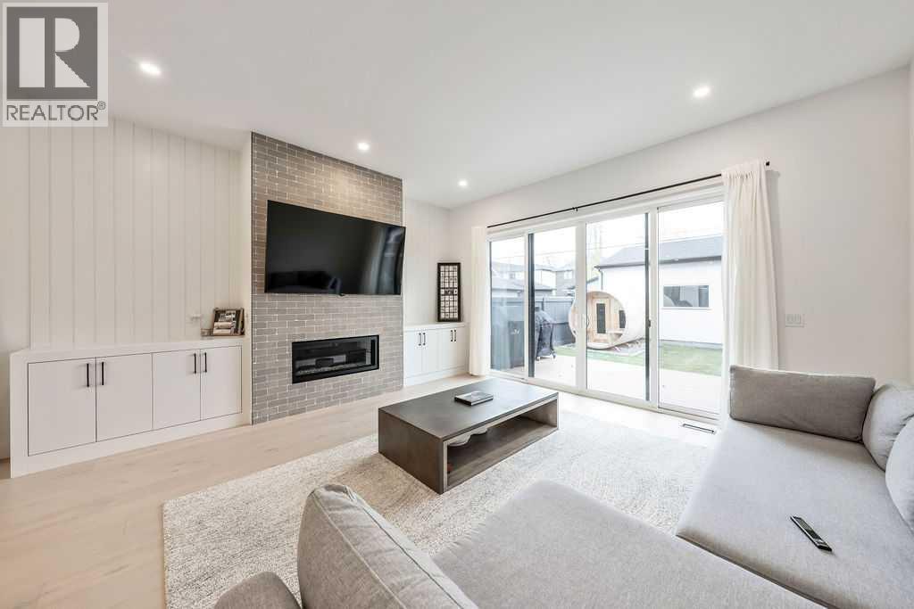 Single Family House for Sale in   Avenue SW Altadore Calgary 