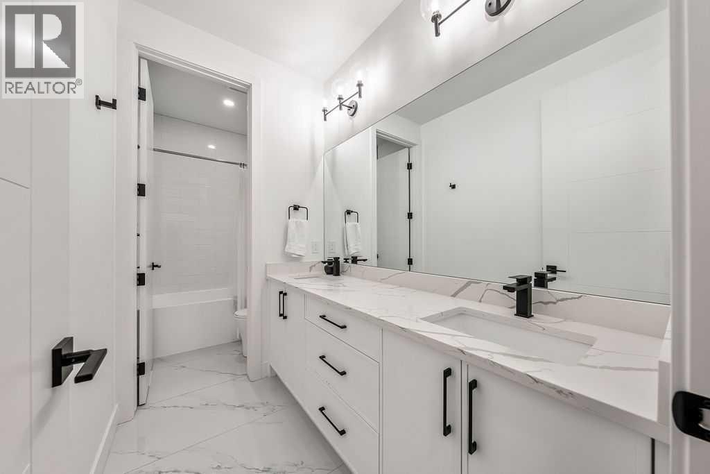 Single Family House for Sale in   Avenue SW Altadore Calgary 