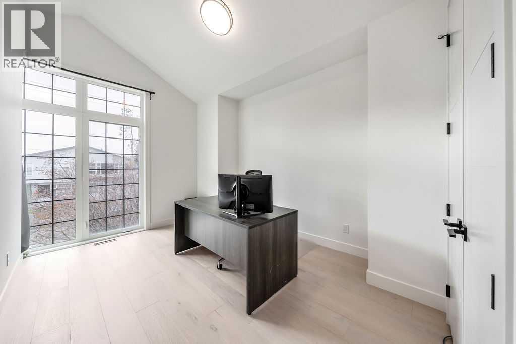 Single Family House for Sale in   Avenue SW Altadore Calgary 