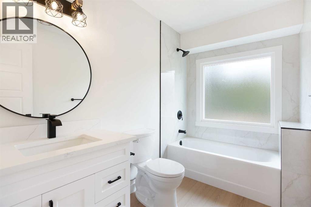 Single Family House for Sale in  Hawkwood Crescent NW Hawkwood Calgary 