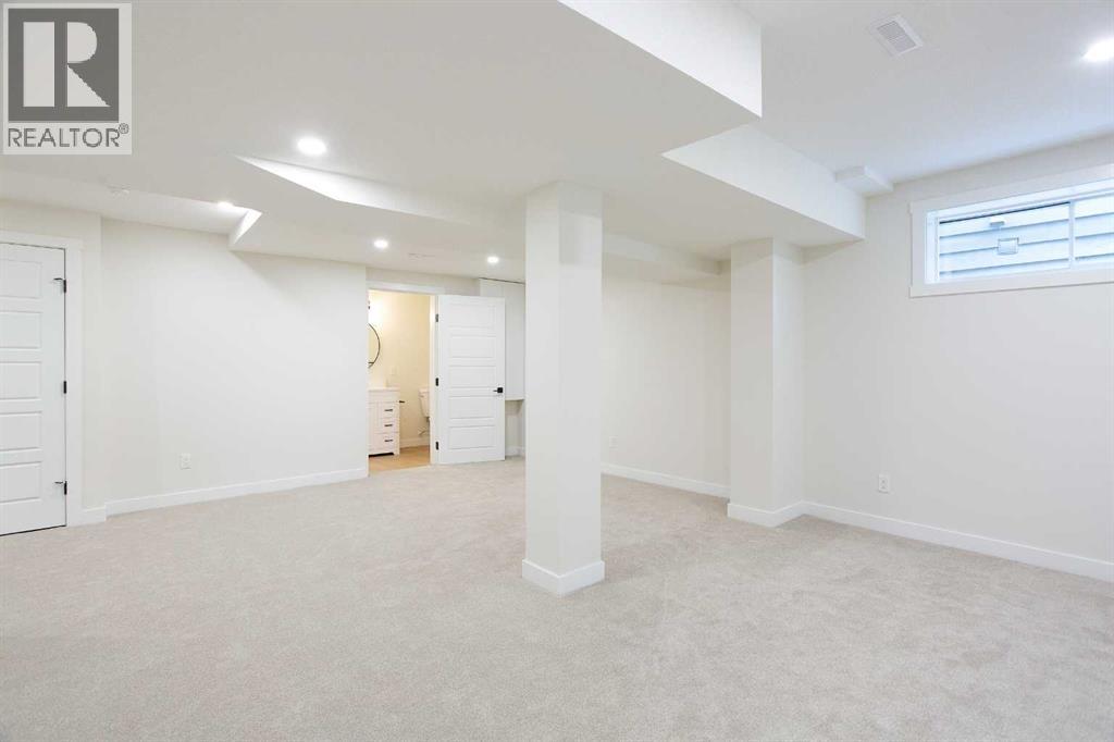 Single Family House for Sale in  Hawkwood Crescent NW Hawkwood Calgary 