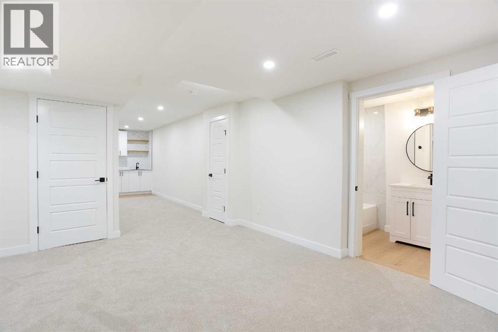 Single Family House for Sale in  Hawkwood Crescent NW Hawkwood Calgary 