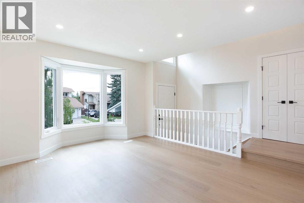 Single Family House for Sale in  Hawkwood Crescent NW Hawkwood Calgary 