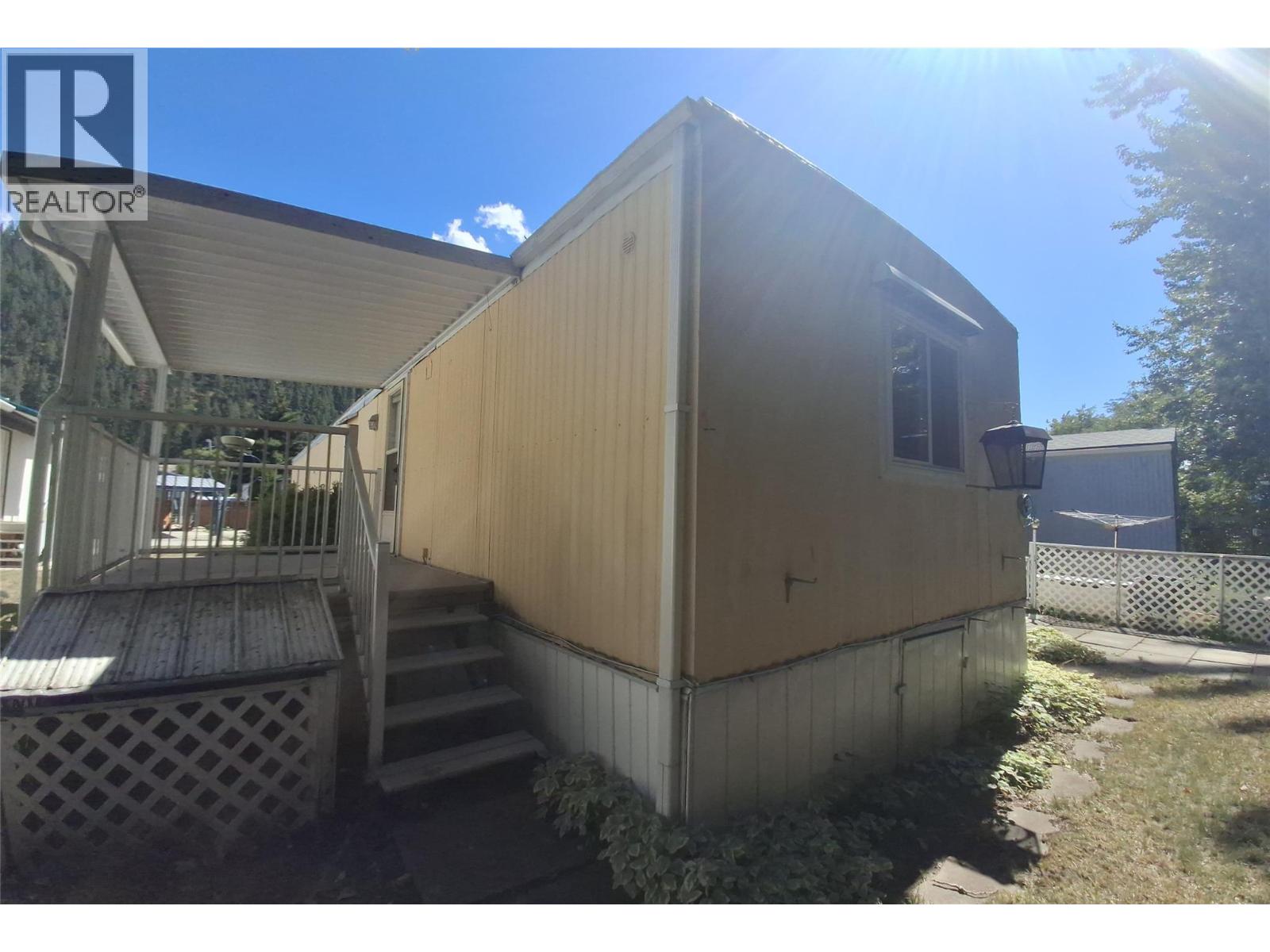 #10 566 COBURN STREET - 23