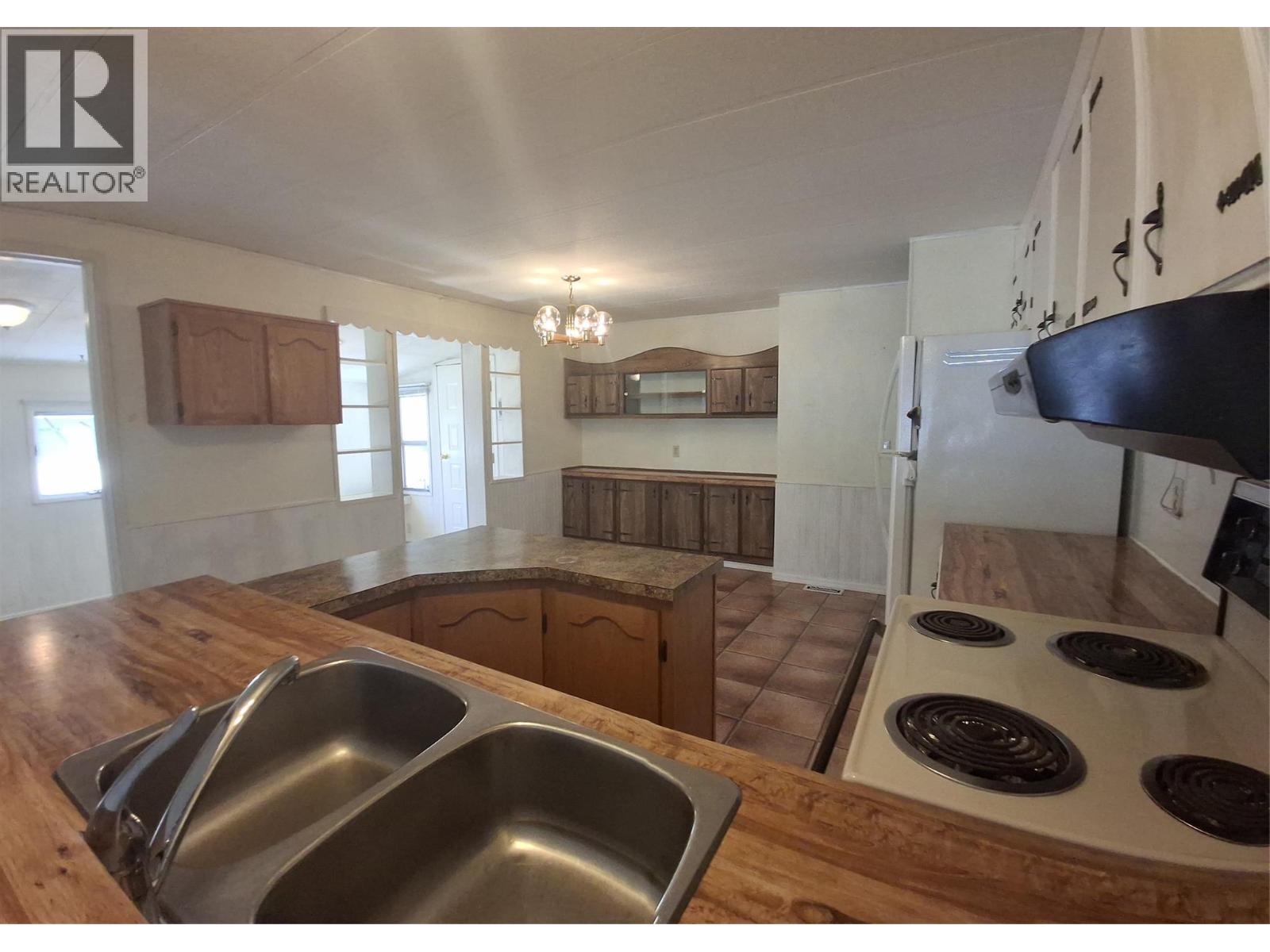 #10 566 COBURN STREET - 6