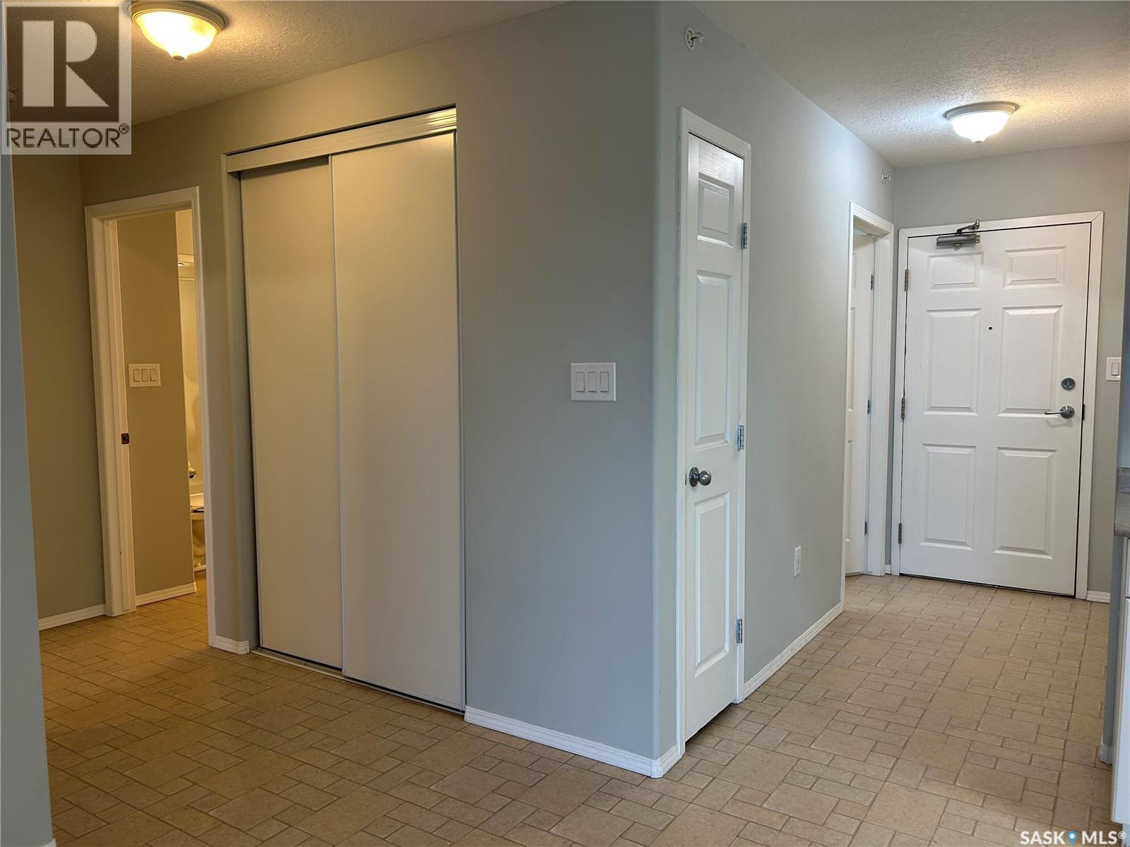 405 701 Henry STREET — photo 11