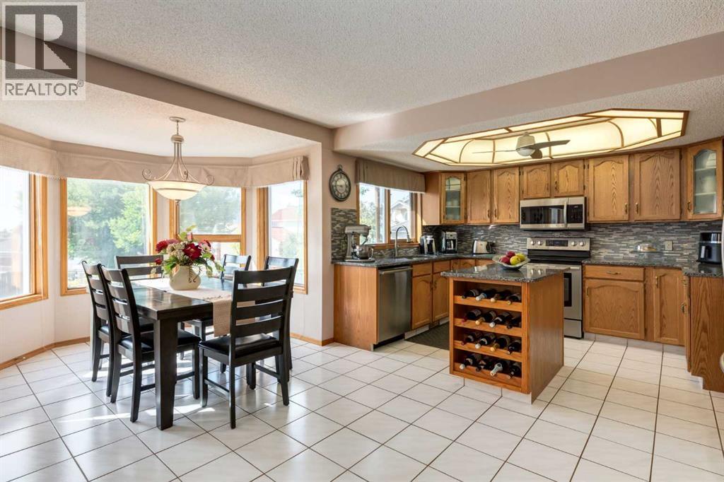 Single Family House for Sale in  Edgevalley Circle NW Edgemont Calgary 