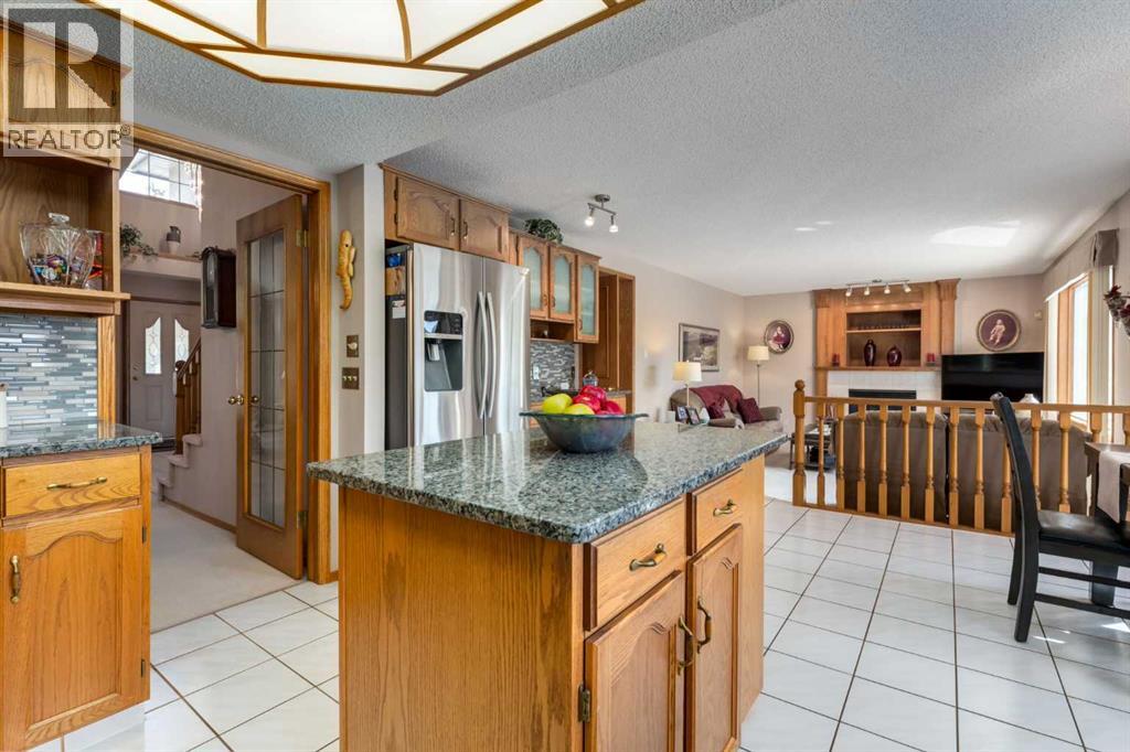 Single Family House for Sale in  Edgevalley Circle NW Edgemont Calgary 