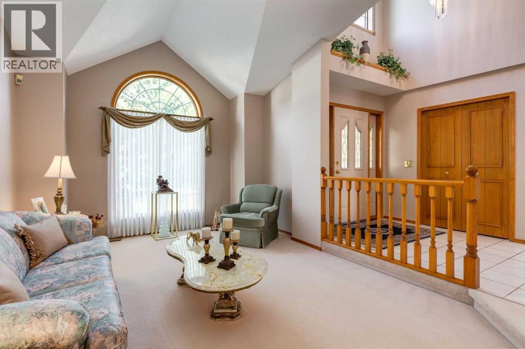 Single Family House for Sale in  Edgevalley Circle NW Edgemont Calgary 