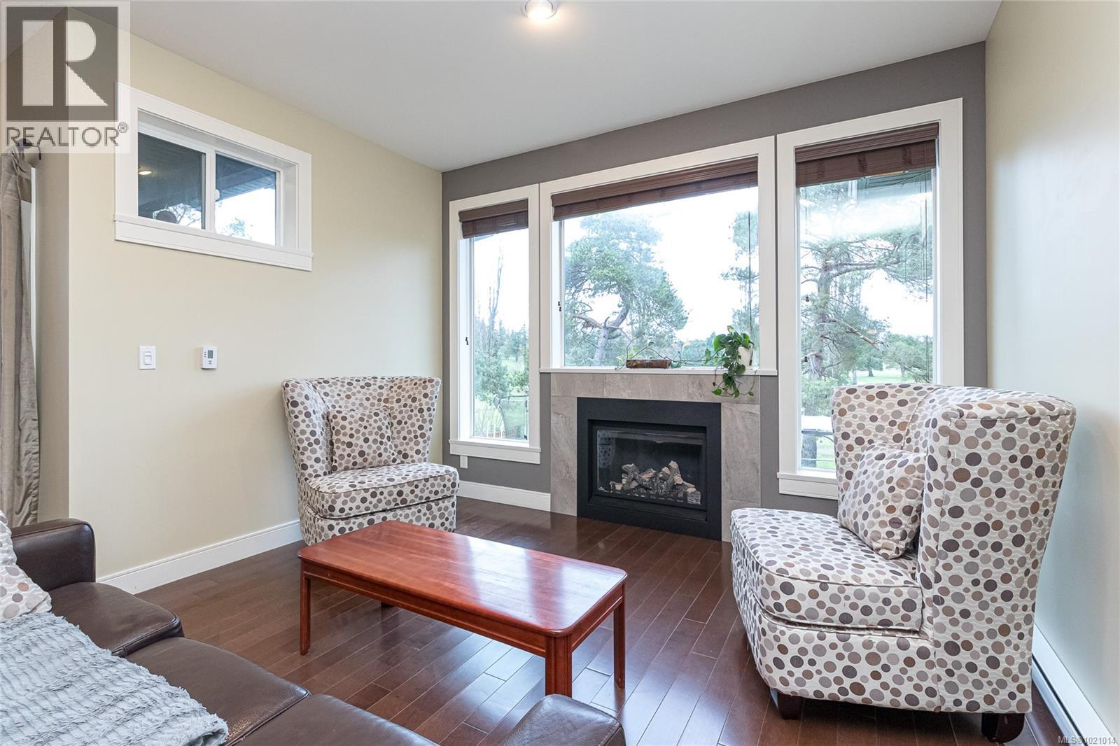 1054 Colville Rd, Esquimalt