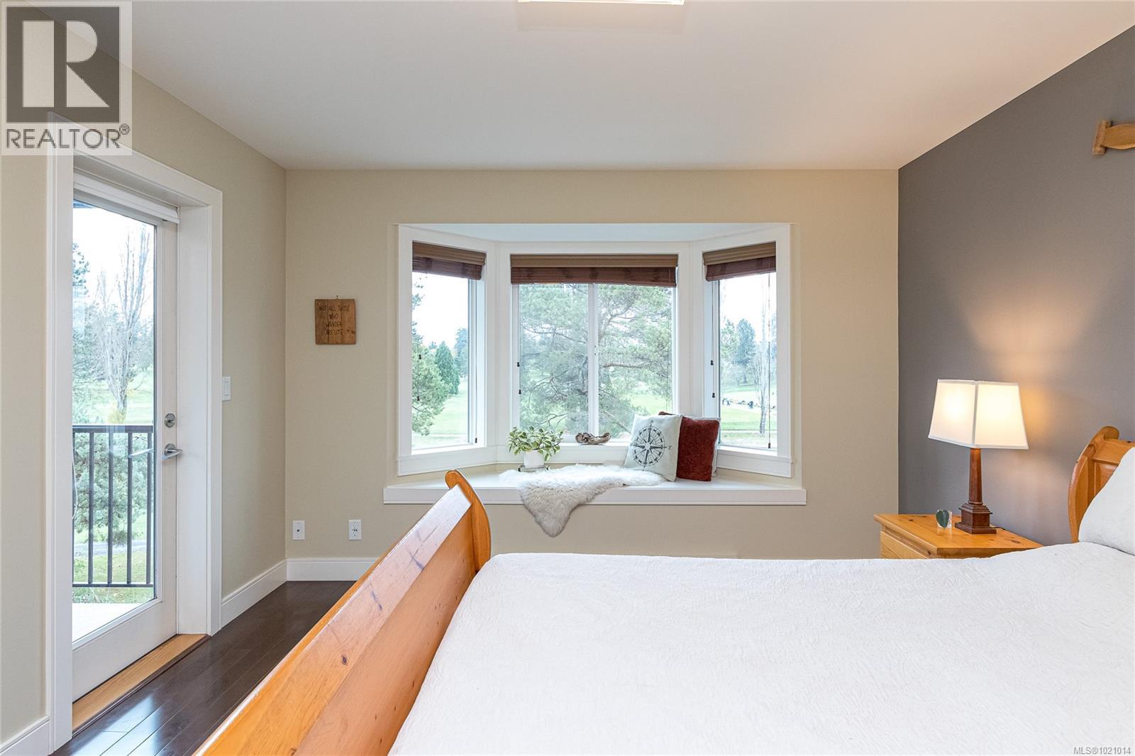1054 Colville Rd, Esquimalt