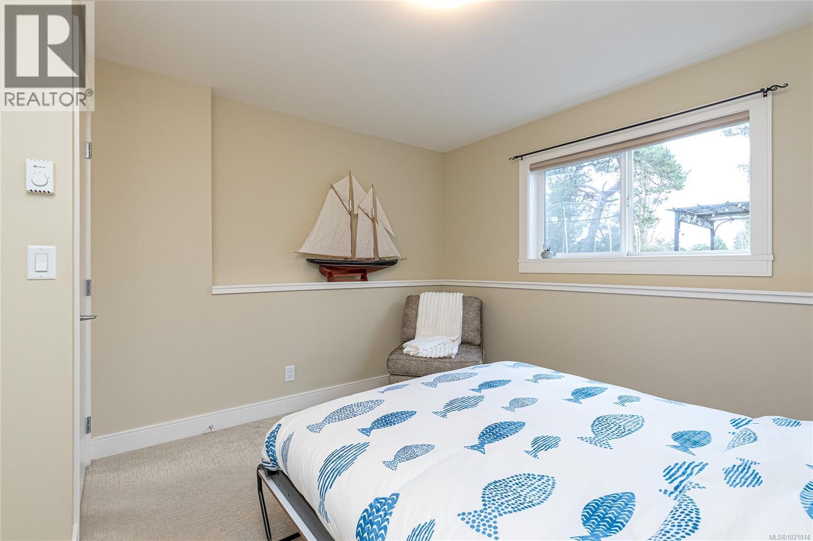 1054 Colville Rd, Esquimalt