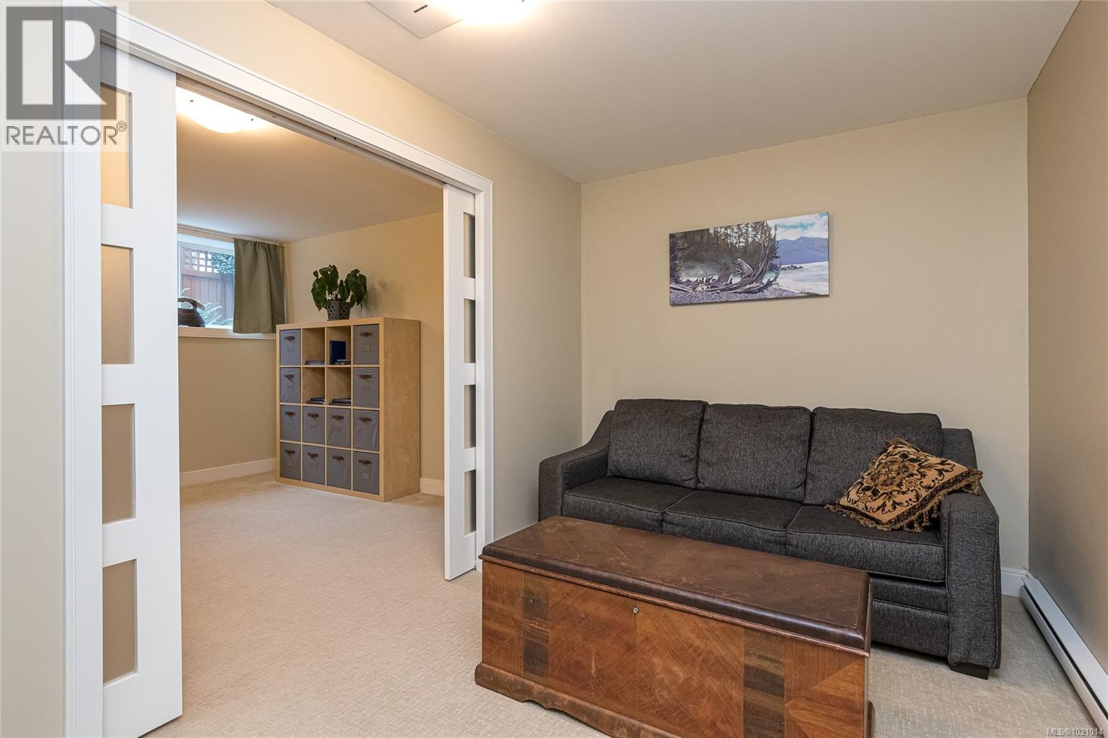 1054 Colville Rd, Esquimalt