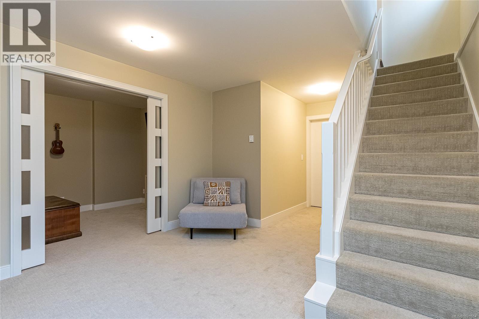 1054 Colville Rd, Esquimalt