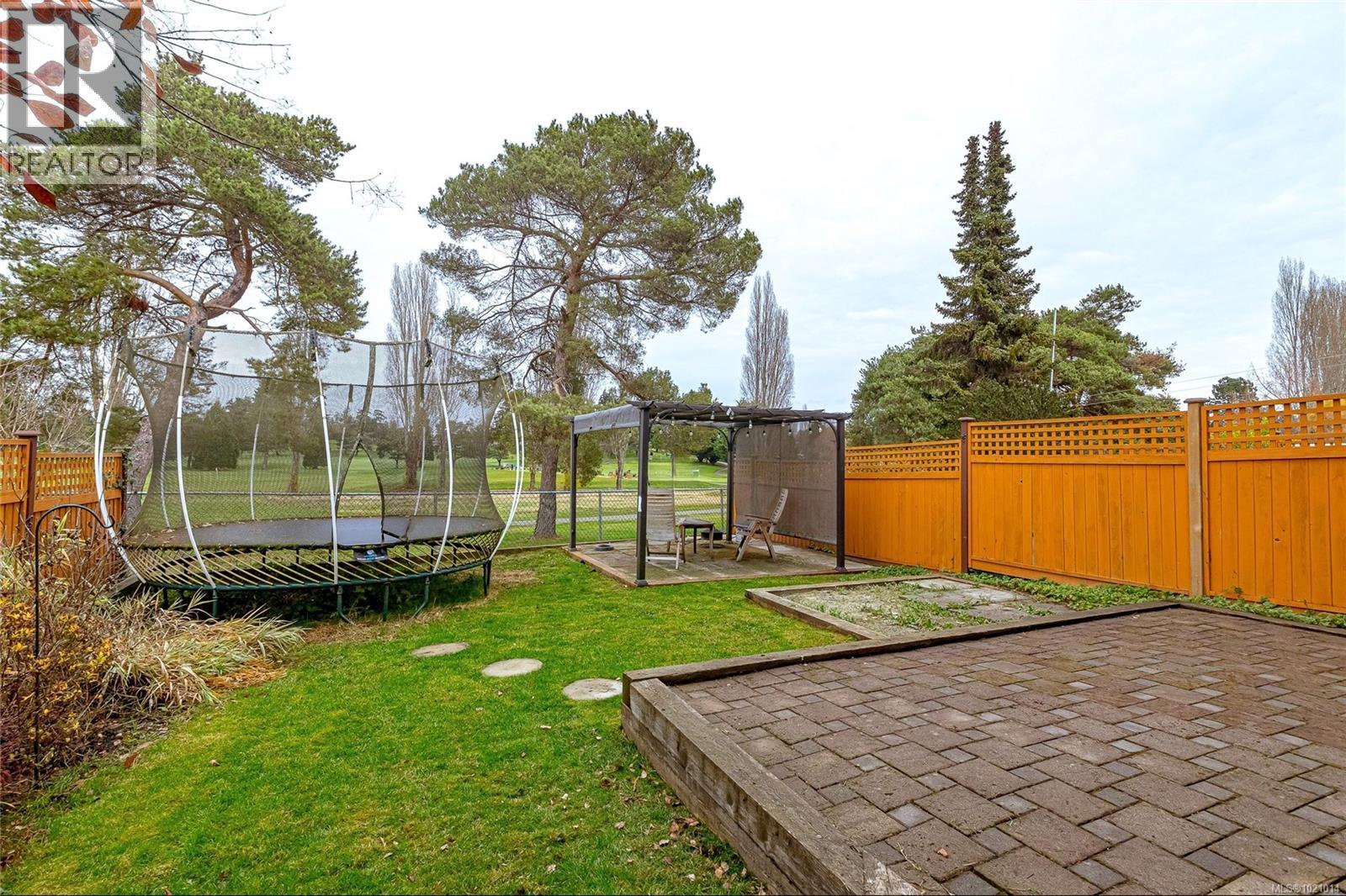 1054 Colville Rd, Esquimalt