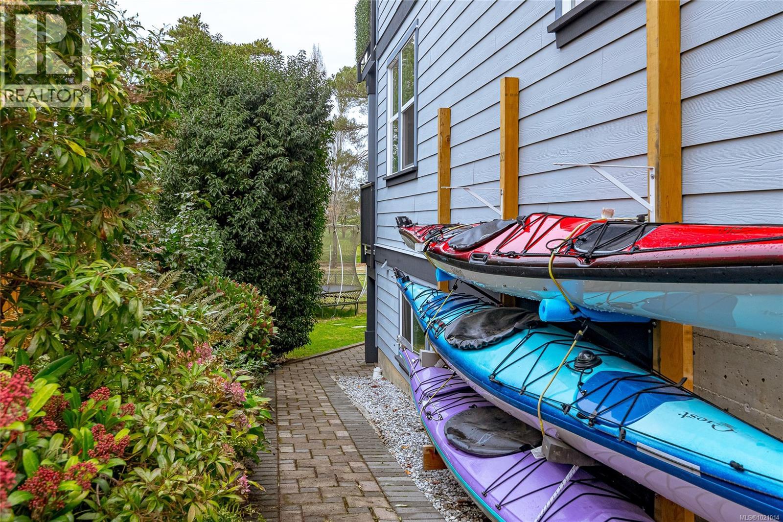 1054 Colville Rd, Esquimalt