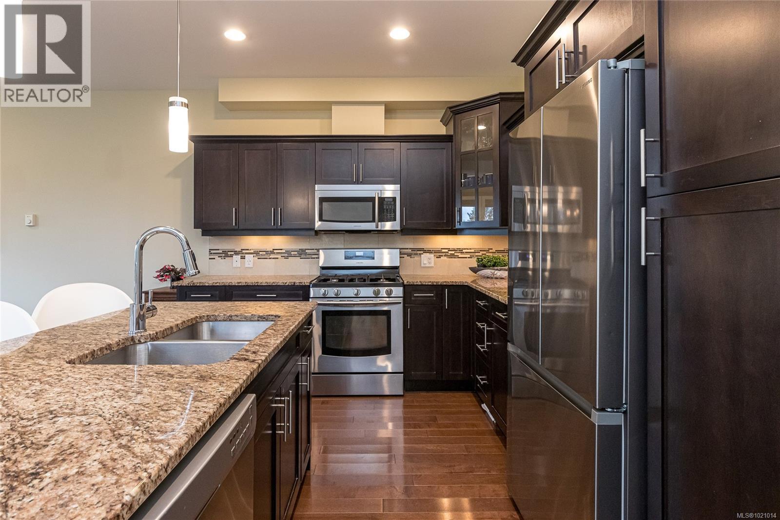 1054 Colville Rd, Esquimalt