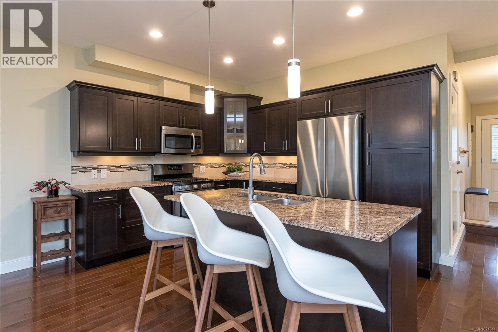 1054 Colville Rd, Esquimalt