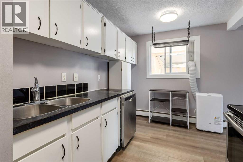 Single Family House for Sale in    Avenue SW Sunalta Calgary 