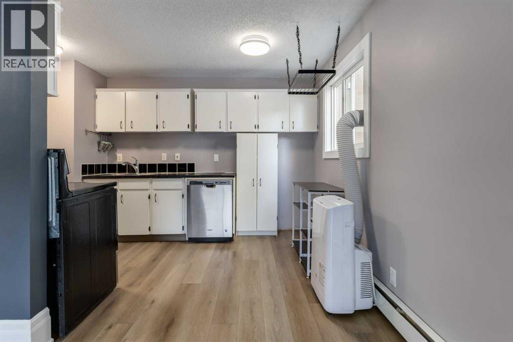 Single Family House for Sale in    Avenue SW Sunalta Calgary 