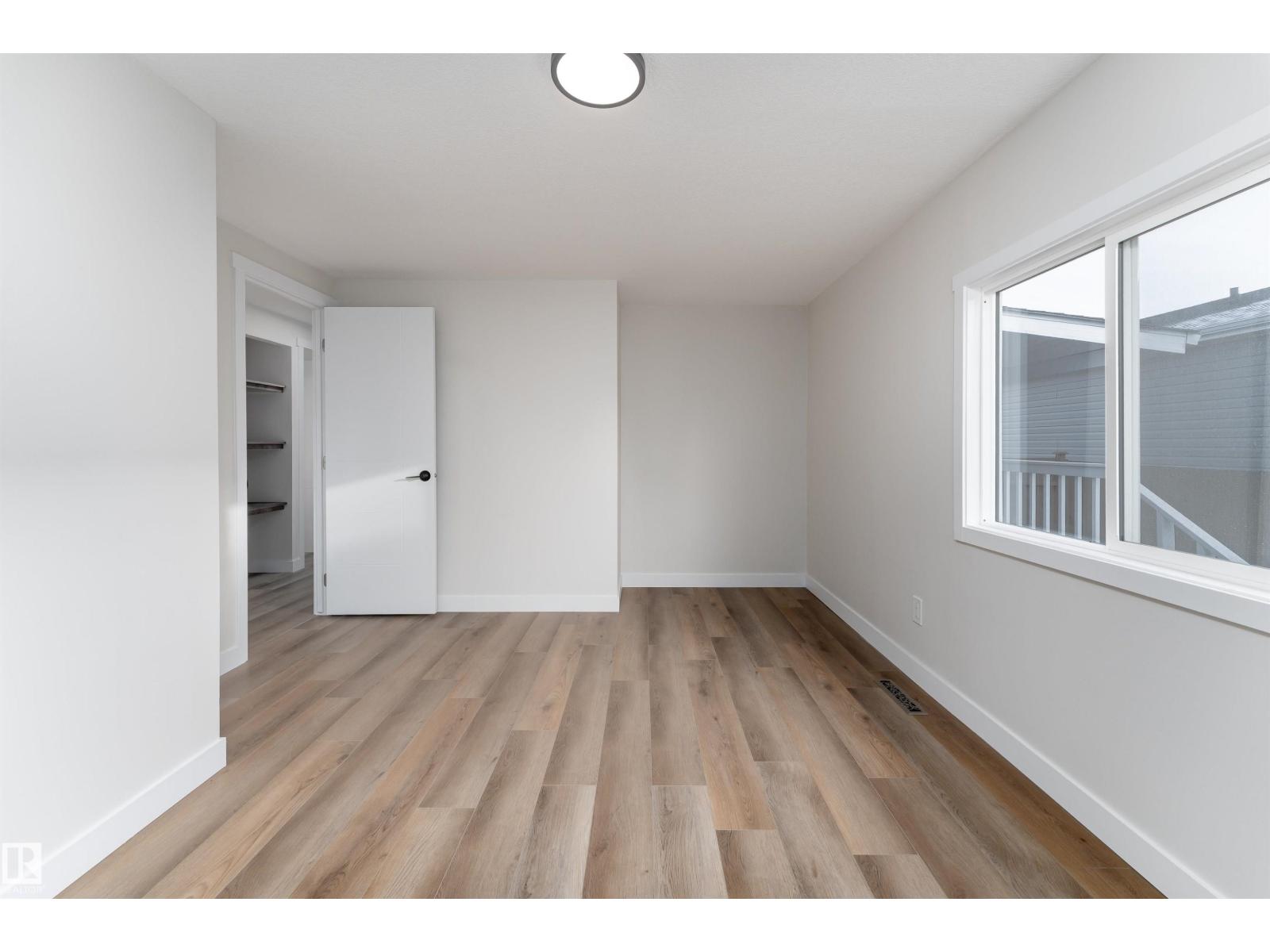 2001 West View GR NW, Edmonton