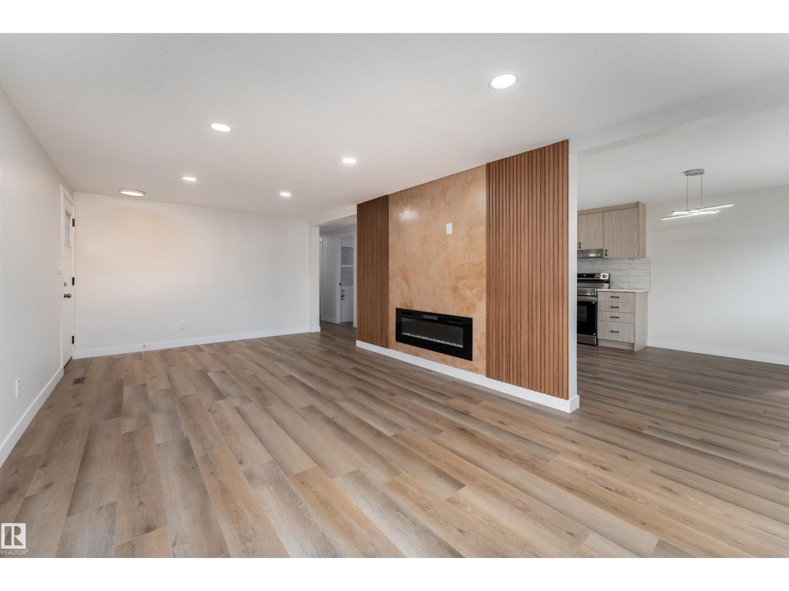 2001 West View GR NW, Edmonton