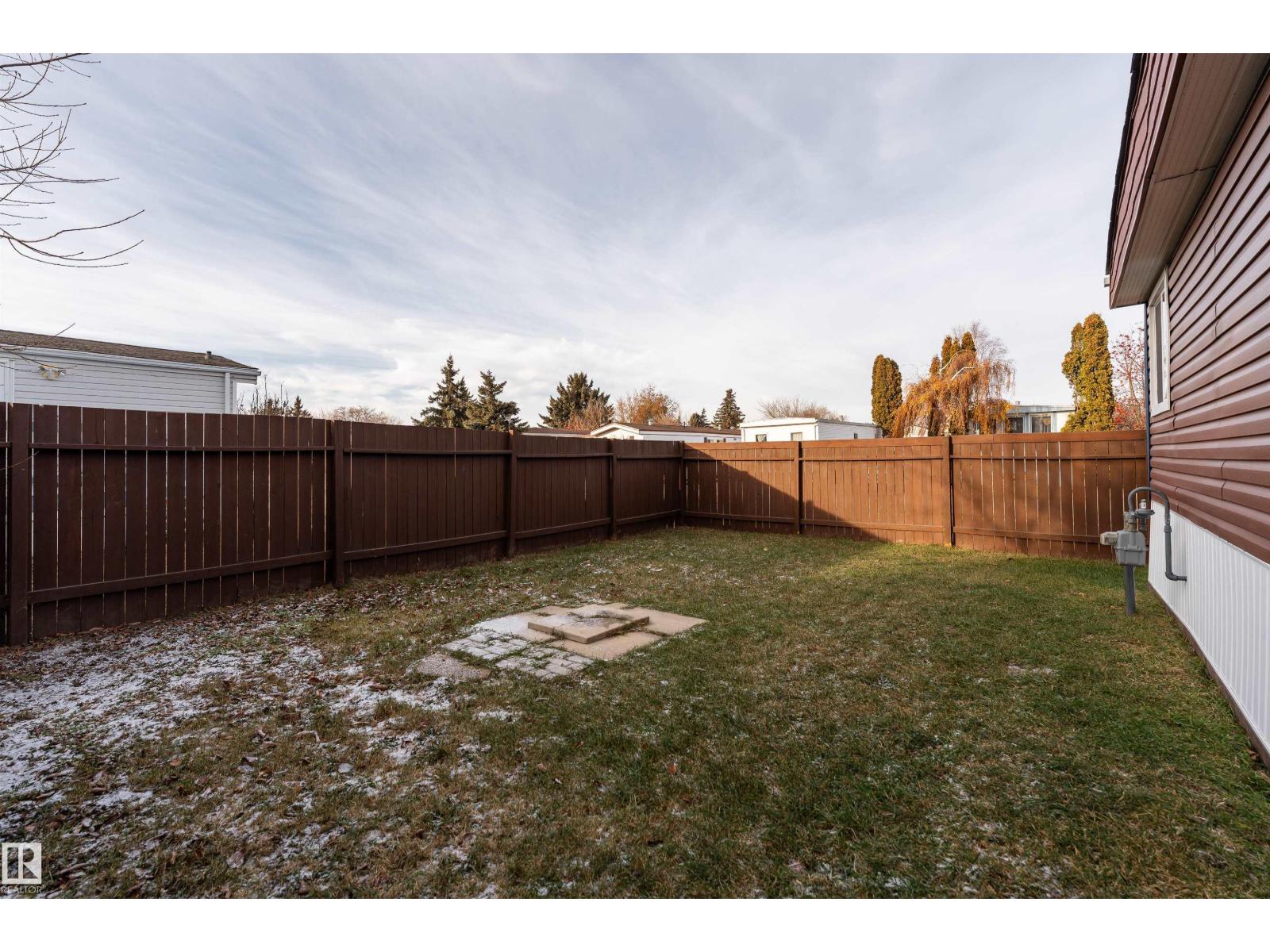 2001 West View GR NW, Edmonton