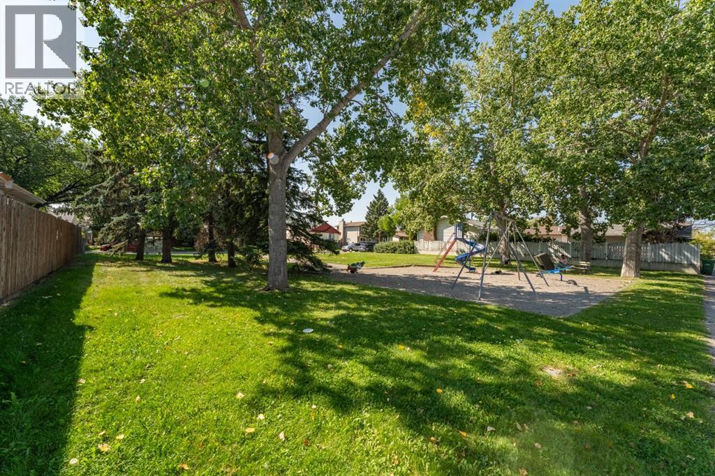 Single Family House Bi-level for Sale in  Templeview Drive NE Temple Calgary 