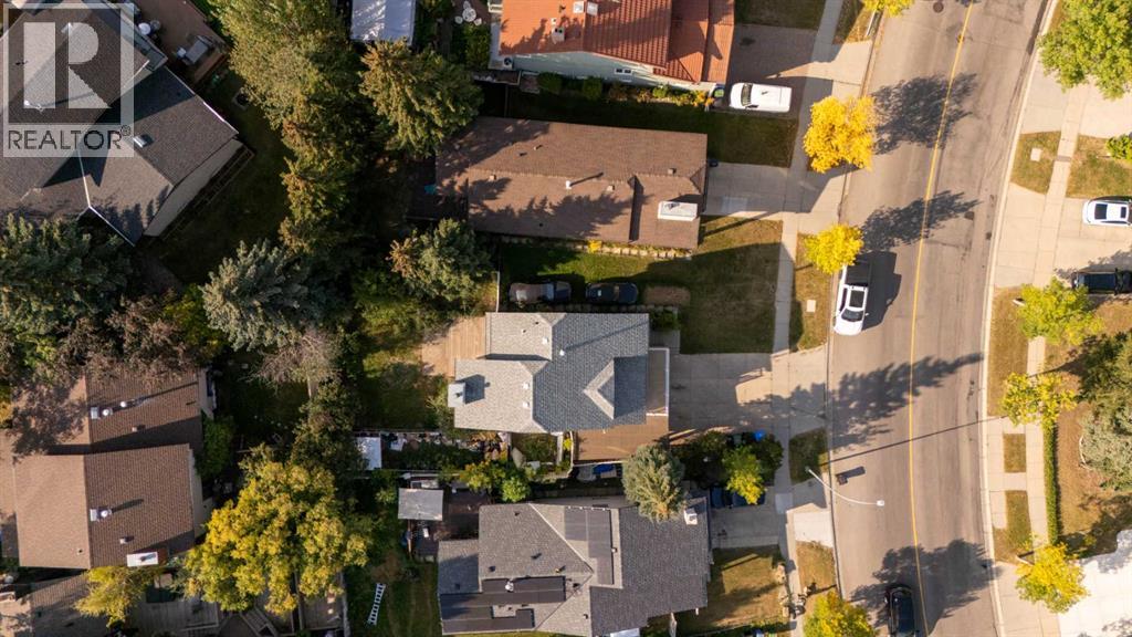 Single Family House for Sale in  Edgedale Drive NW Edgemont Calgary 