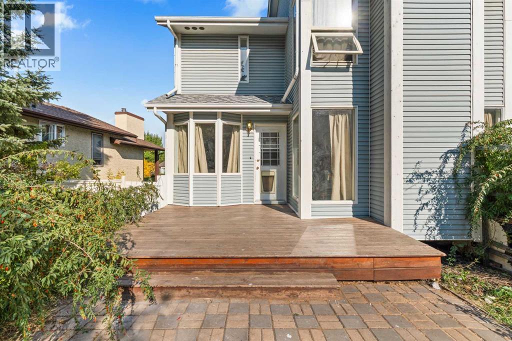 Single Family House for Sale in  Edgedale Drive NW Edgemont Calgary 