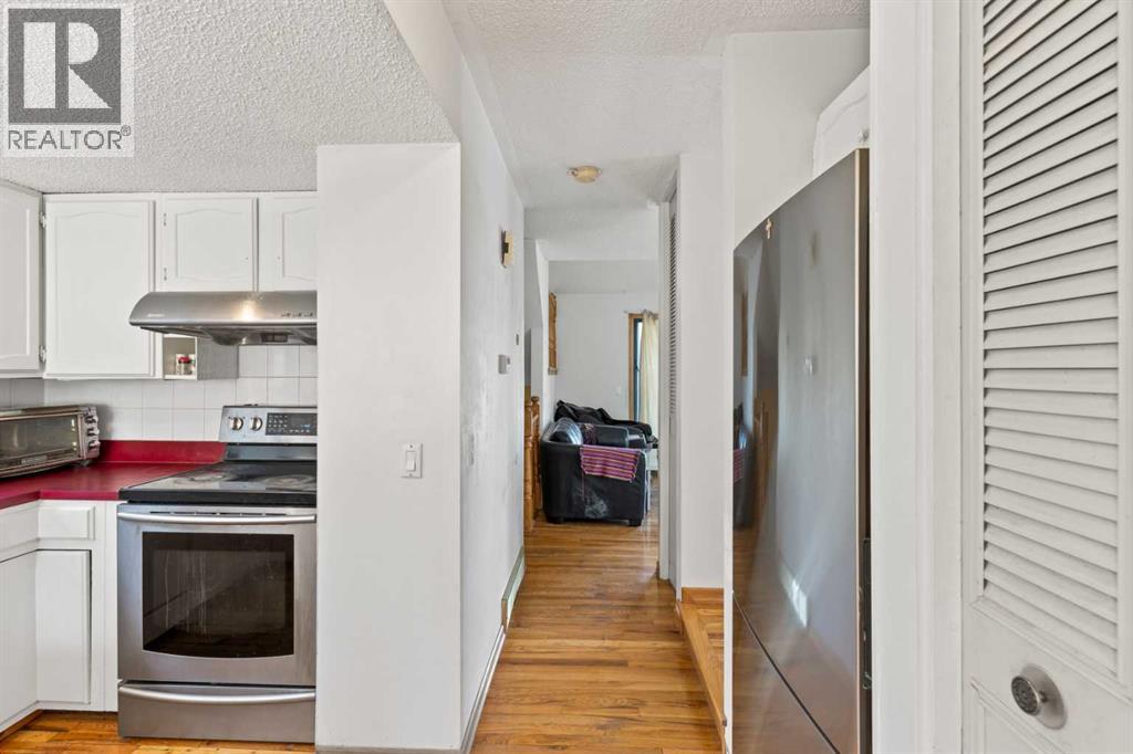 Single Family House for Sale in  Edgedale Drive NW Edgemont Calgary 