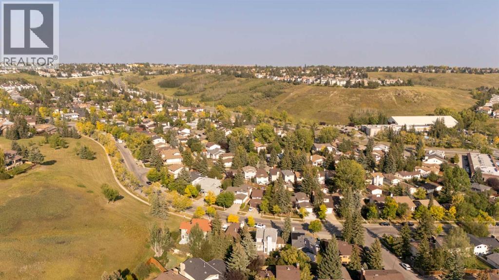 Single Family House for Sale in  Edgedale Drive NW Edgemont Calgary 