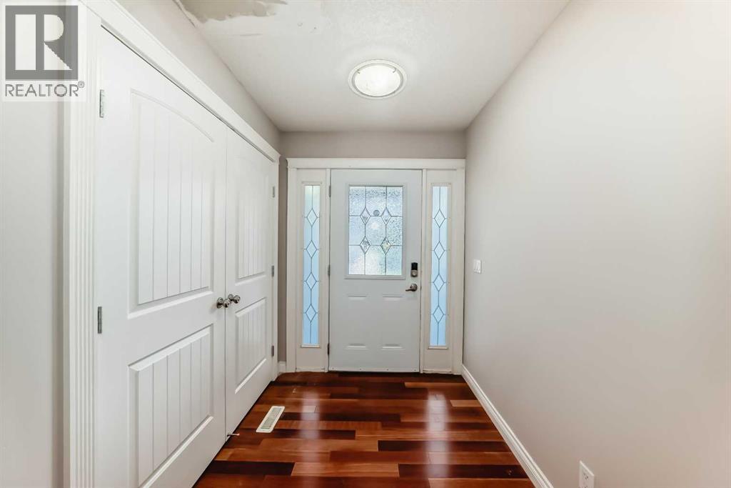 Single Family House for Sale in  Sherwood Circle NW Sherwood Calgary 