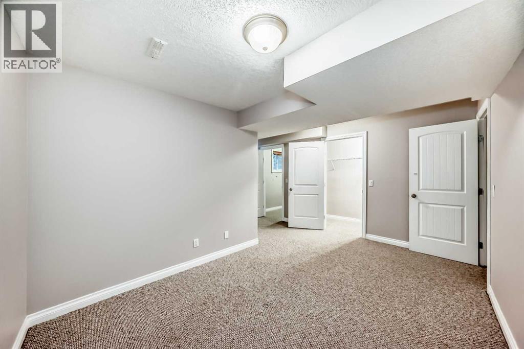 Single Family House for Sale in  Sherwood Circle NW Sherwood Calgary 